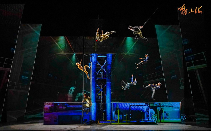 纪念上海解放75周年 杂技剧《战上海》再度奏响时代颂歌